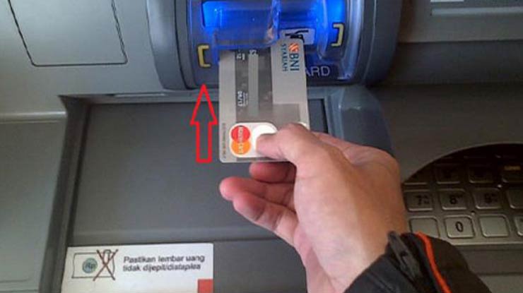 2. Posisi Kartu ATM BNI